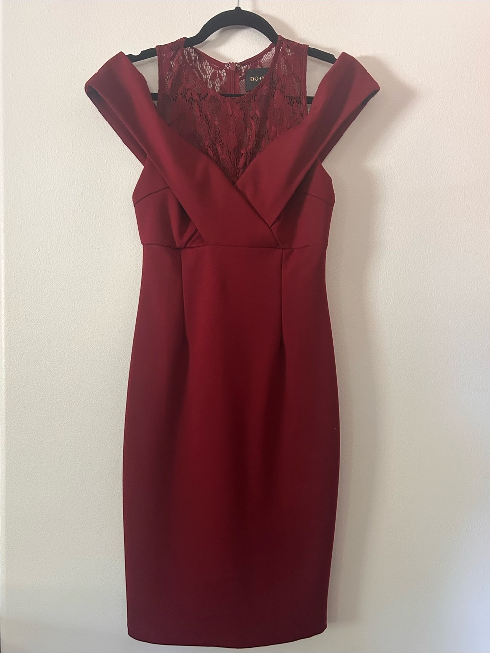 DO+BE Wine Lace-Detail Midi Sheath Dress
